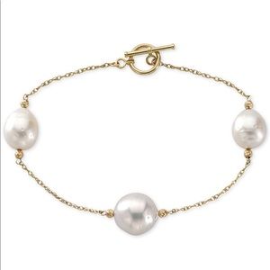 NOT FOR SALE Classic freshwater pearl bracelet